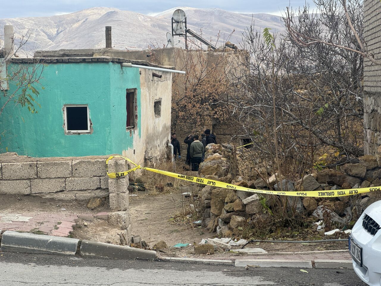 23 yaşındaki genç, metruk binada ölü bulundu 23 yaşındaki genç, metruk binada ölü bulundu