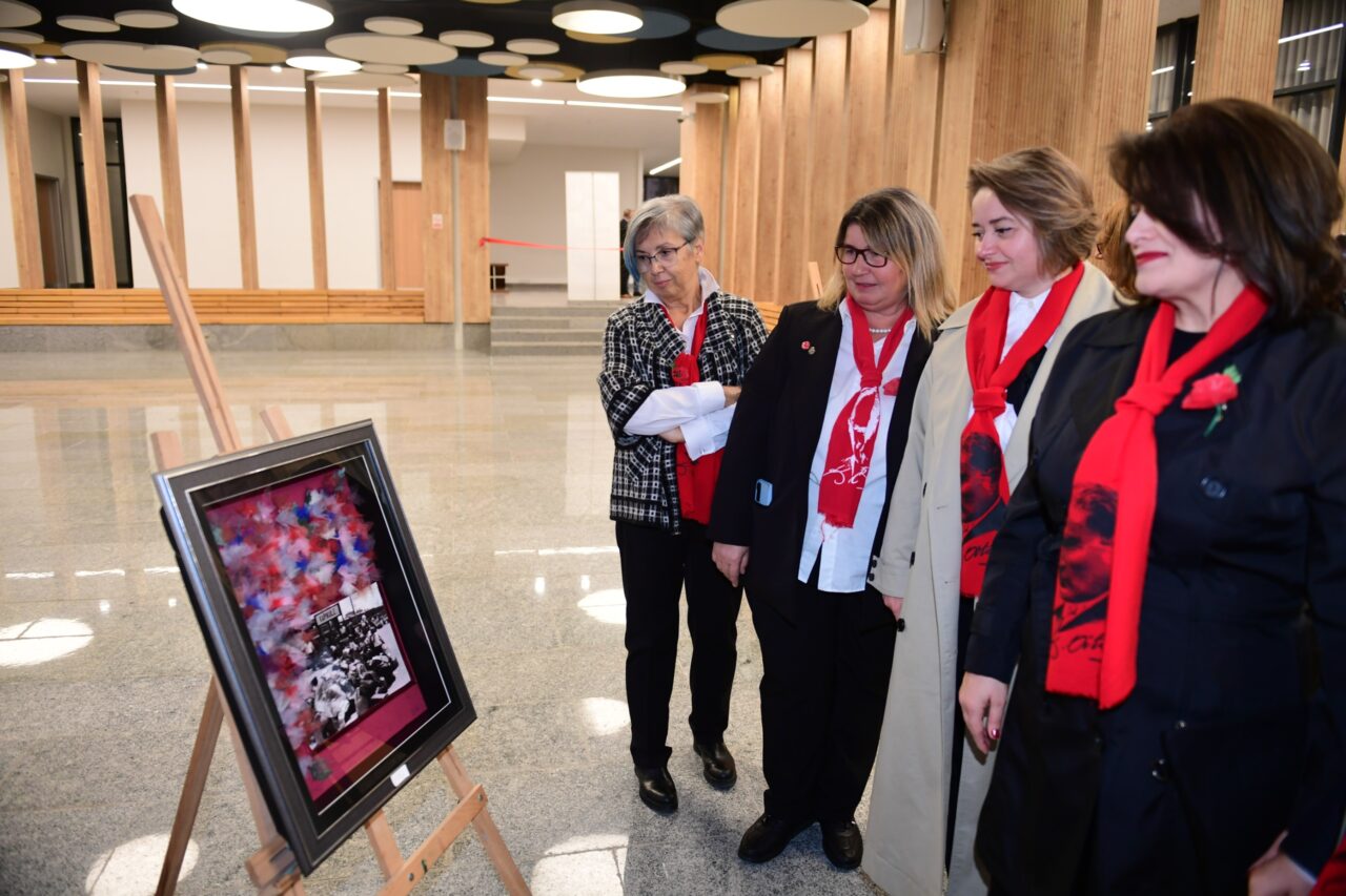 Bursa’da Atatürk’e Vefa Dolu Anma Bursa’da Atatürk’e Vefa Dolu Anma