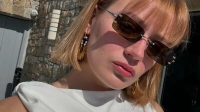 Ünlü oyuncu kızıyla paylaşım yaptı!