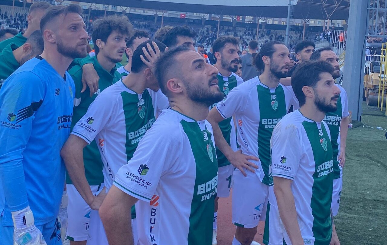 Bursasporlu futbolculara uyarı ve destek