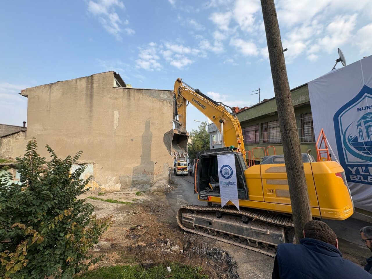 Bursa’nın bu mahallesinde kentsel dönüşüm için yıkım başladı Bursa’nın bu mahallesinde kentsel dönüşüm için yıkım başladı