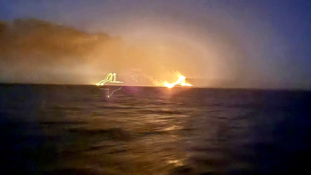 Kocaeli açıklarında Rusya’ya giden tankerde patlama ve yangın Kocaeli açıklarında Rusya’ya giden tankerde patlama ve yangın