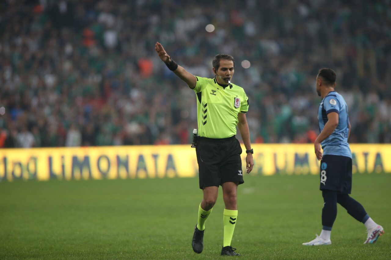 Gebzespor-Bursaspor maçının hakemi belli oldu Gebzespor-Bursaspor maçının hakemi belli oldu