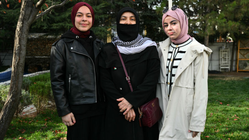 Gazzeli Meryem annesine Türkiye’de kavuştu