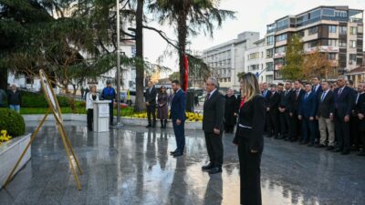 Bursa’da Öğretmenler Günü kutlandı