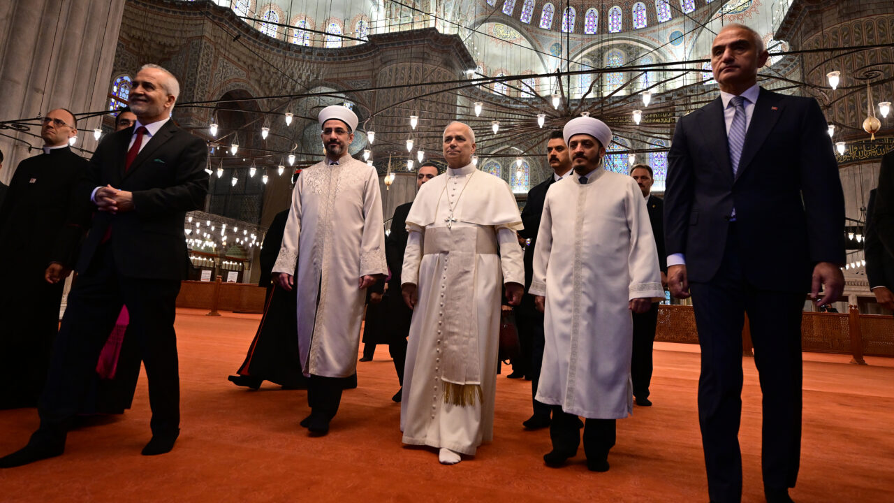 Papa 14. Leo, Sultanahmet Camii’ni ziyaret etti Papa 14. Leo, Sultanahmet Camii’ni ziyaret etti