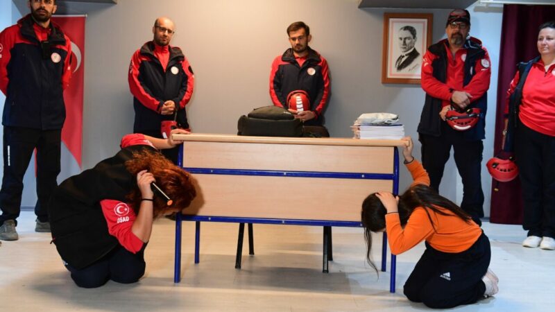 Bursa’da öğrencilere hayat kurtaran bilgiler Bursa’da öğrencilere hayat kurtaran bilgiler