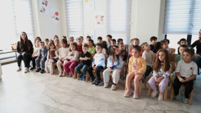 Bursa Osmangazi’de minikler sağlıklı gülüşlerin sırrını öğrendi