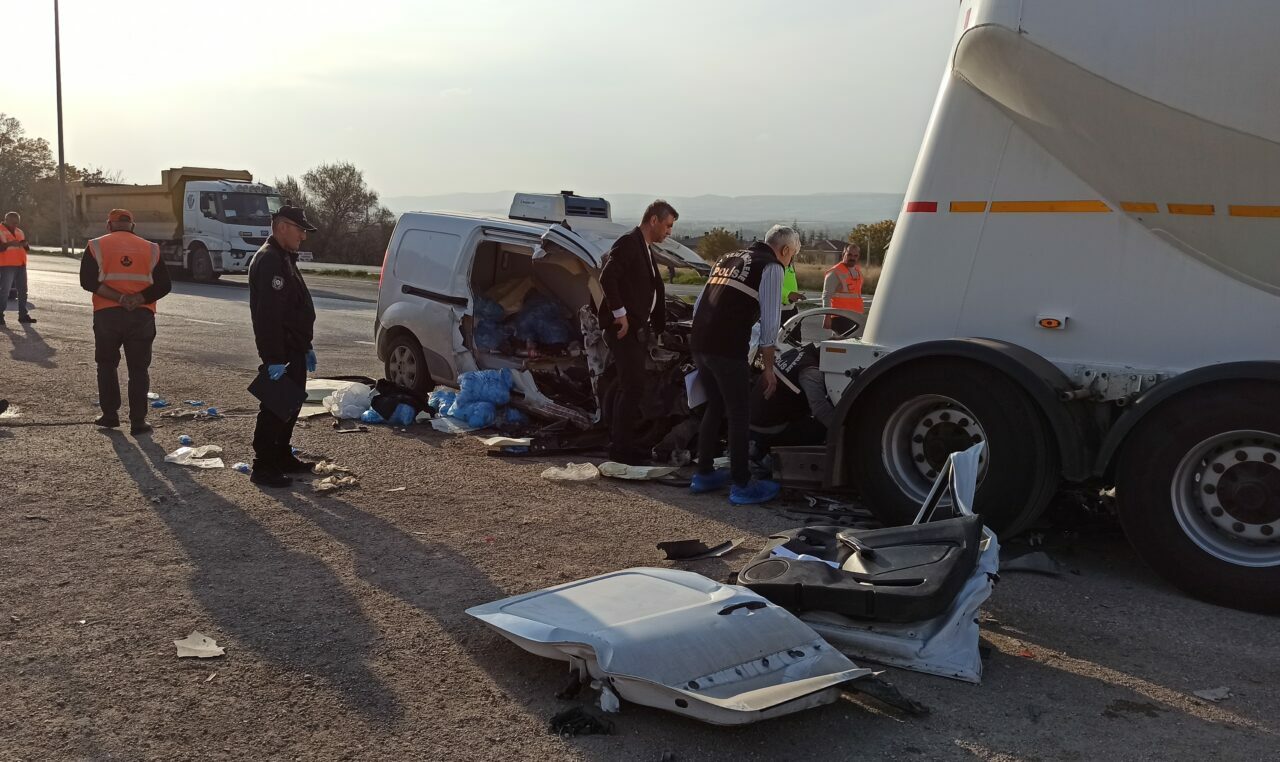 Kahreden kaza! Bir aile yok oldu Kahreden kaza! Bir aile yok oldu