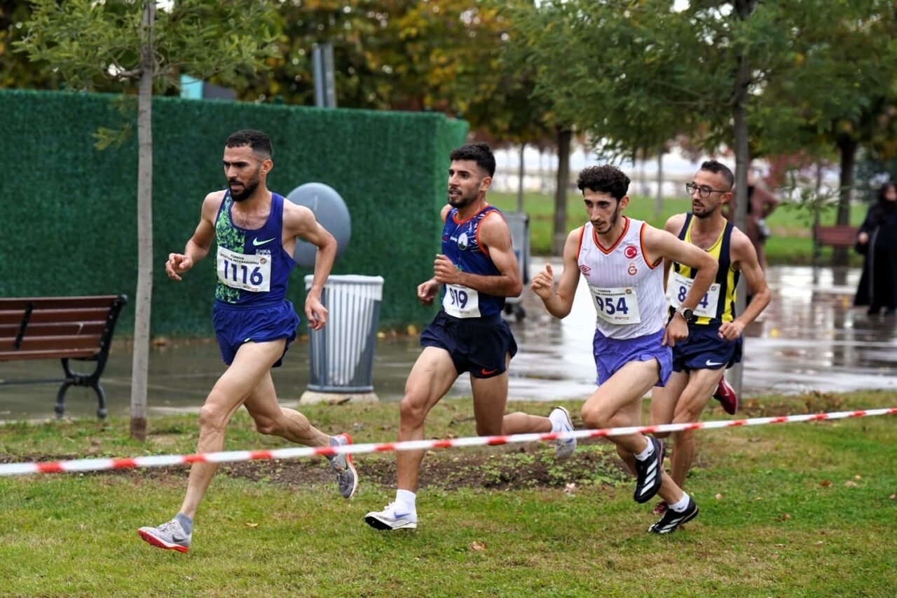 Bursa Osmangazili atletler Portekiz biletini kaptı Bursa Osmangazili atletler Portekiz biletini kaptı