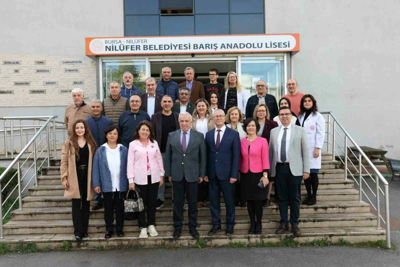 Başkan Şadi Özdemir: “Geleceği kuran öğretmenlerdir” Başkan Şadi Özdemir: “Geleceği kuran öğretmenlerdir”