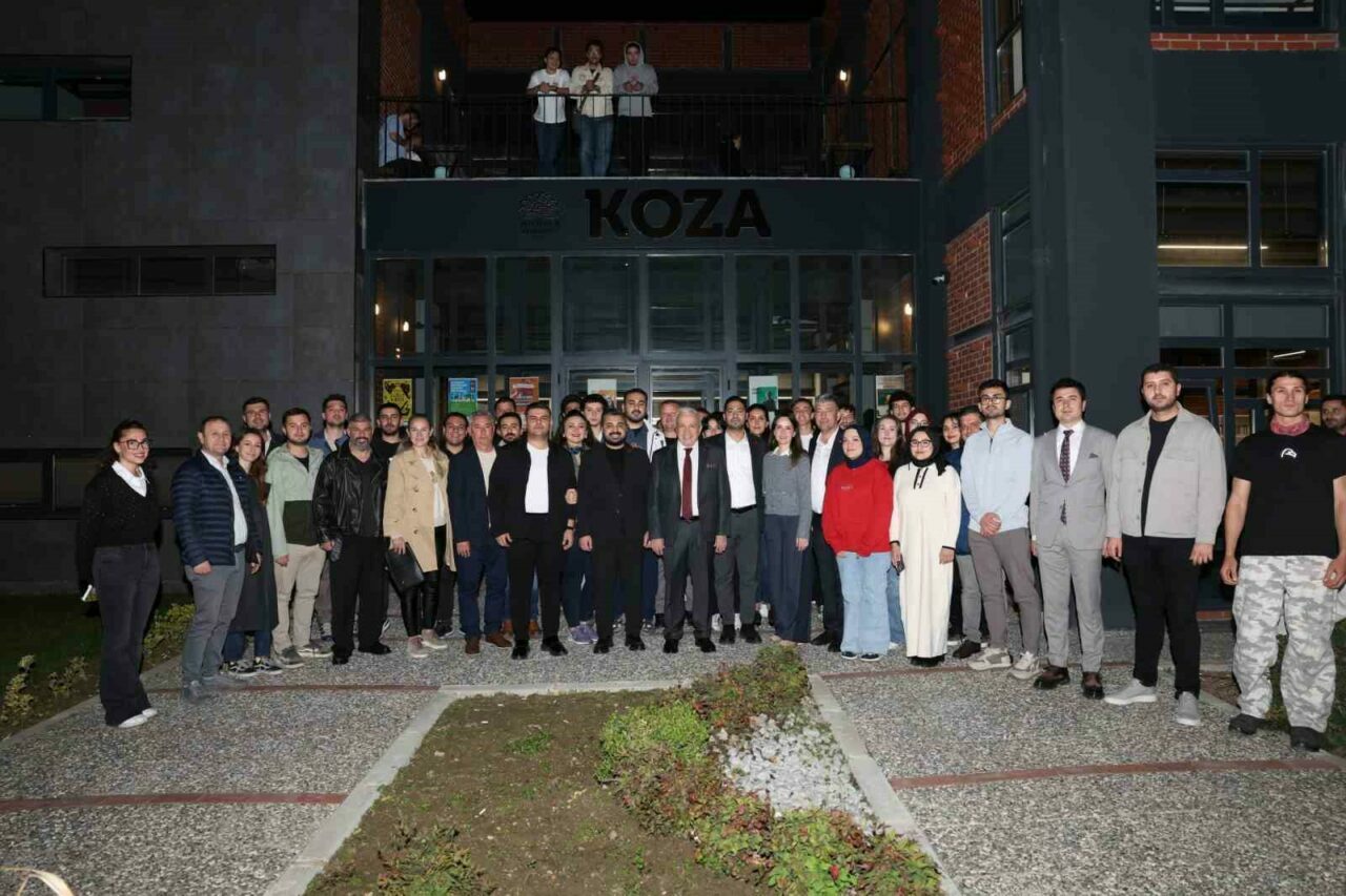 Başkan Şadi Özdemir’den üniversitelilere vize morali