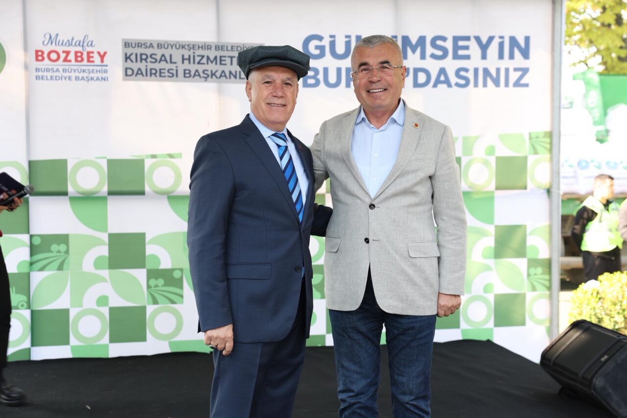 Başkan Bozbey’e Bursalı çiftçilerden teşekkür Başkan Bozbey’e Bursalı çiftçilerden teşekkür
