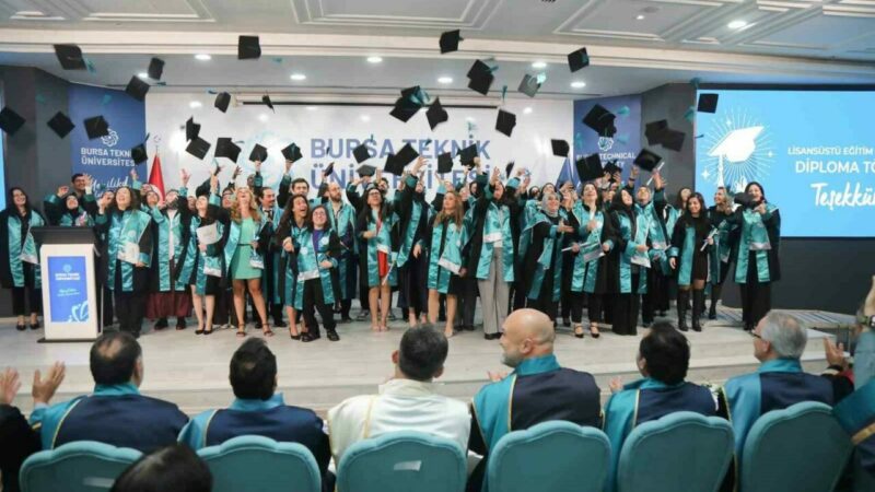 BTÜ Lisansüstü’nde mezuniyet gururu BTÜ’de yüksek lisans ve doktora öğrencileri için mezuniyet töreni düzenlendi.