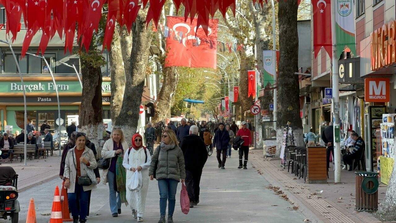 Bursa İznik’e ziyaretçi akını! Oteller tamamen doldu