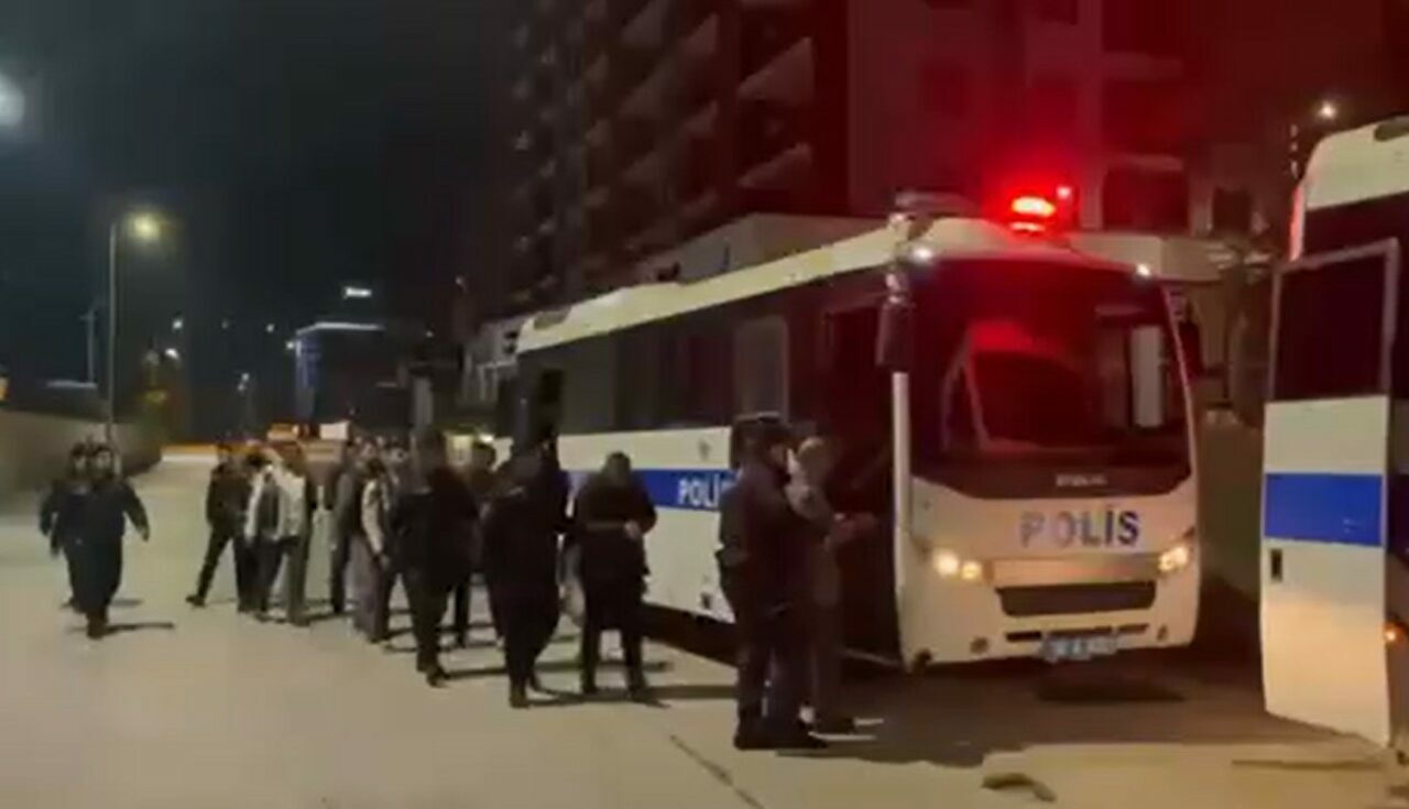 Bursa merkezli 16 ilde ‘siber dolandırıcılık’ operasyonu; 18 tutuklama