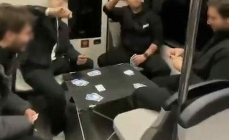 Bursa metrosunda ilginç anlar: Görenler şaştı kaldı… Bursa metrosunda ilginç anlar: Görenler şaştı kaldı…