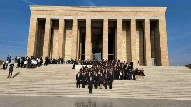 Bursa Özel Altınşehir Okulları’ndan Anıtkabir’e anlamlı ziyaret Bursa’da Özel Altınşehir Okulları, 10 Kasım Atatürk’ü Anma Günü öncesinde