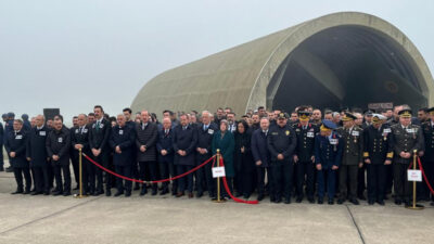 Bursa şehitlerini uğurluyor! Şehitleri taşıyan uçağa sis engeli