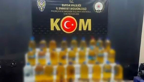 Bursa’da 227 litre sahte alkol ele geçirildi Bursa’da 227 litre sahte alkol ele geçirildi