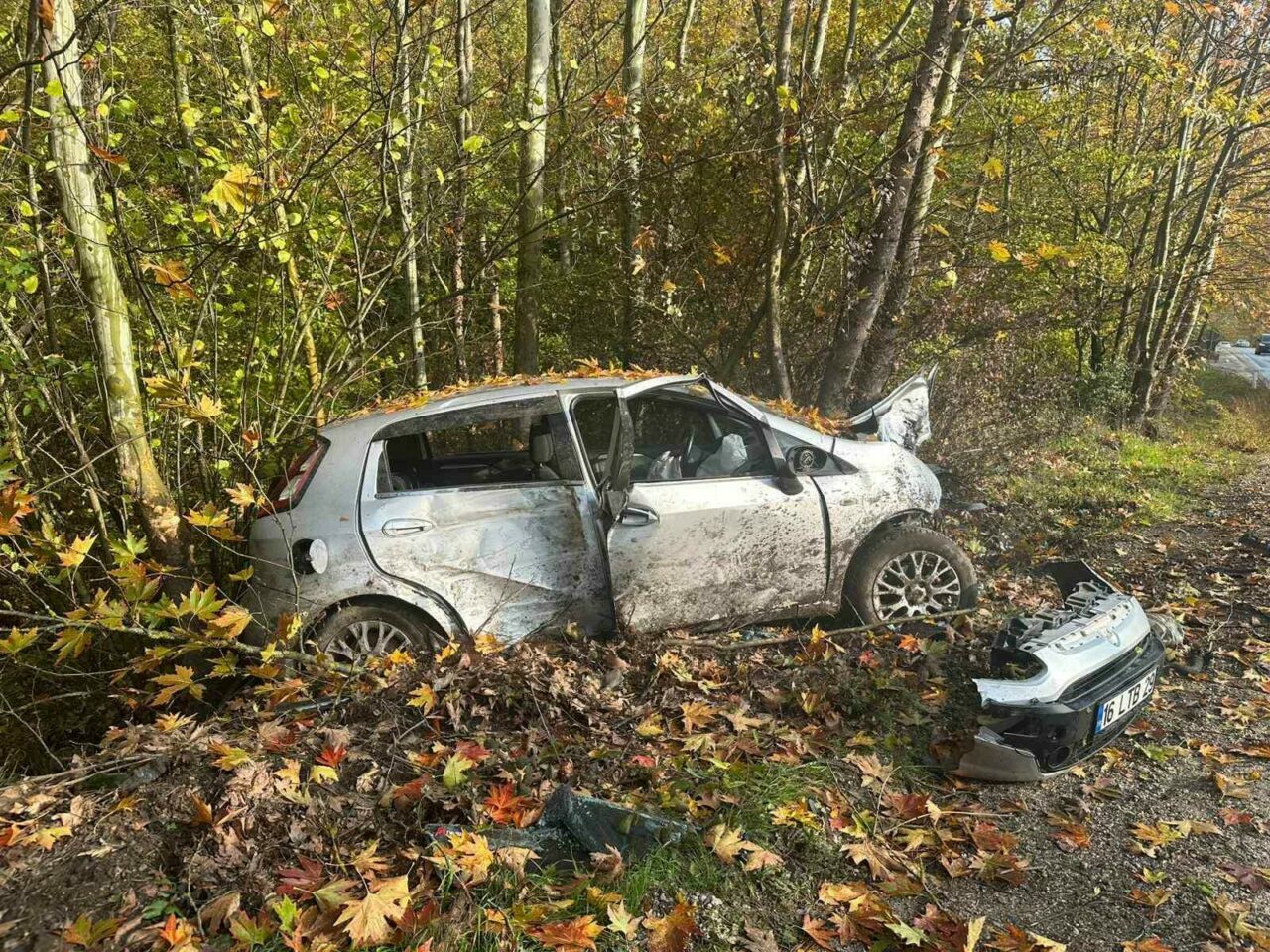 Bursa’da 50 metre arayla iki feci kaza: Aynı aileden 3 kişi… Bursa’da 50 metre arayla iki feci kaza: Aynı aileden 3 kişi…