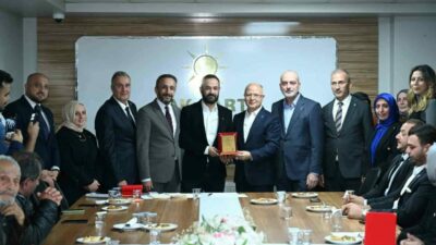 Bursa’da 800 yeni üye AK Parti’ye katıldı