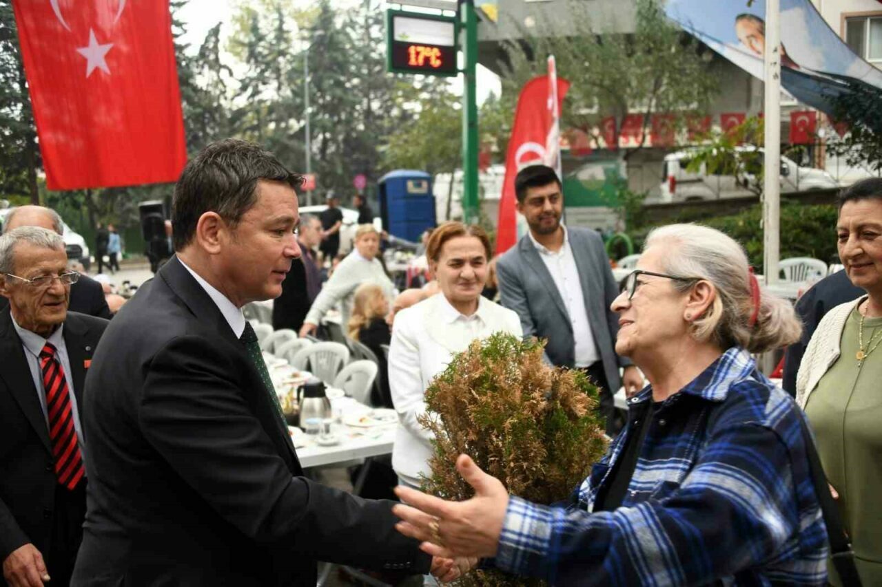Bursa’da Başkan Erkan Aydın gönüllere dokundu Bursa’da Başkan Erkan Aydın gönüllere dokundu