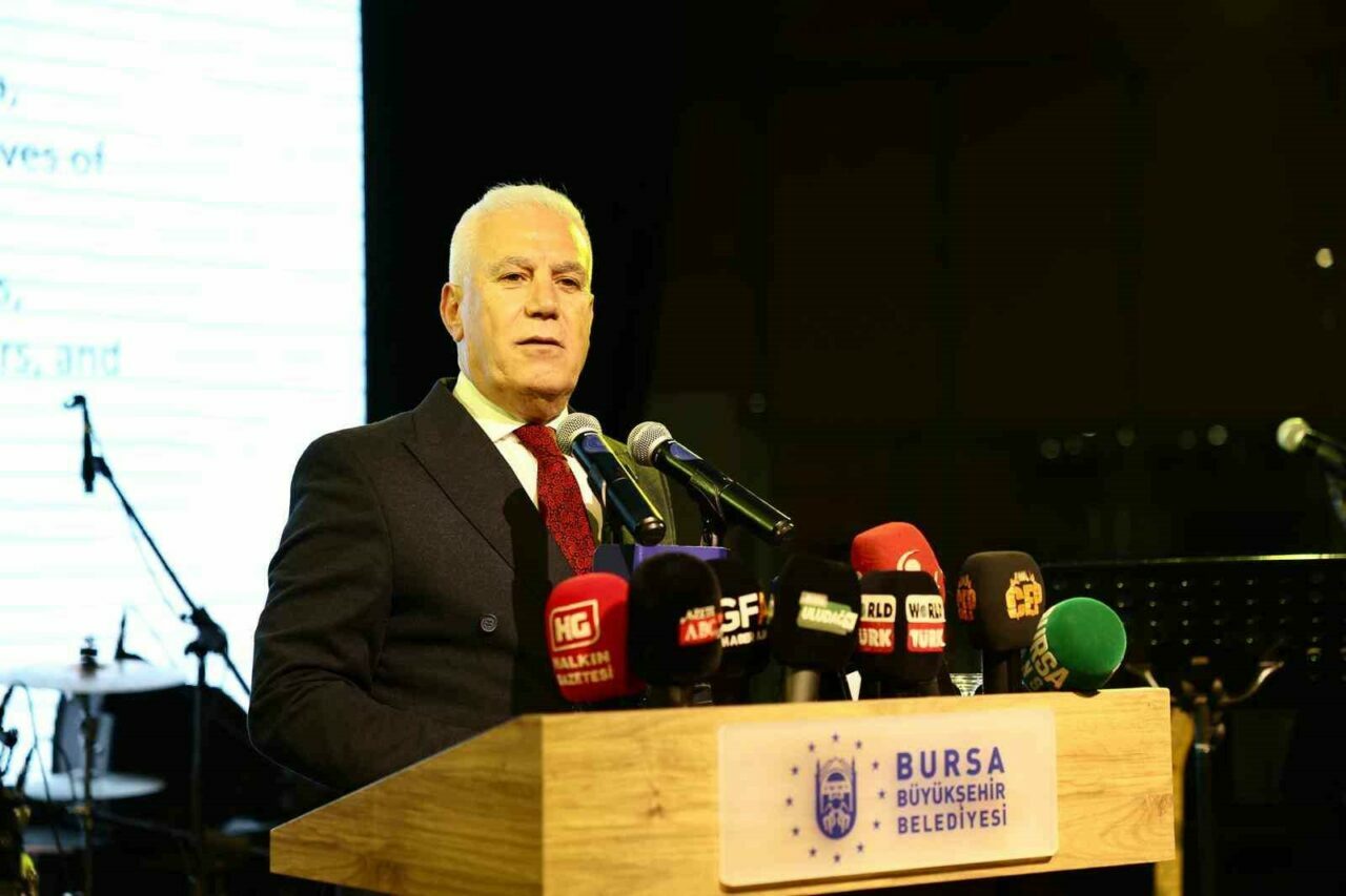 Bursa’da edebiyat şöleni başladı Bursa’da edebiyat şöleni başladı