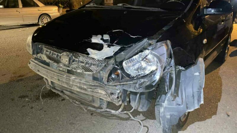 Bursa’da gece yarısı feci kaza Bursa’nın Mudanya ilçesinde otomobil ile motosikletin çarpışması sonucu iki kişi