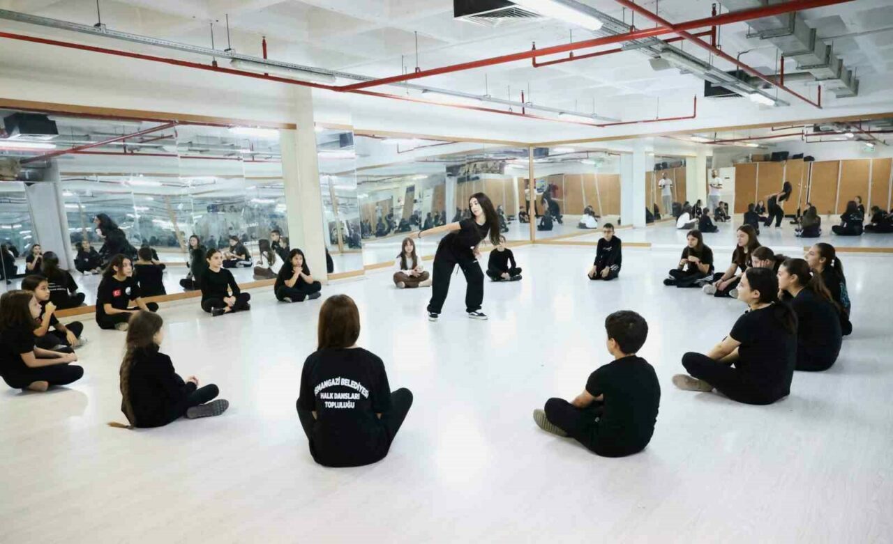 Bursa’da geleceğin dansçılarını burada yetiştiriyor