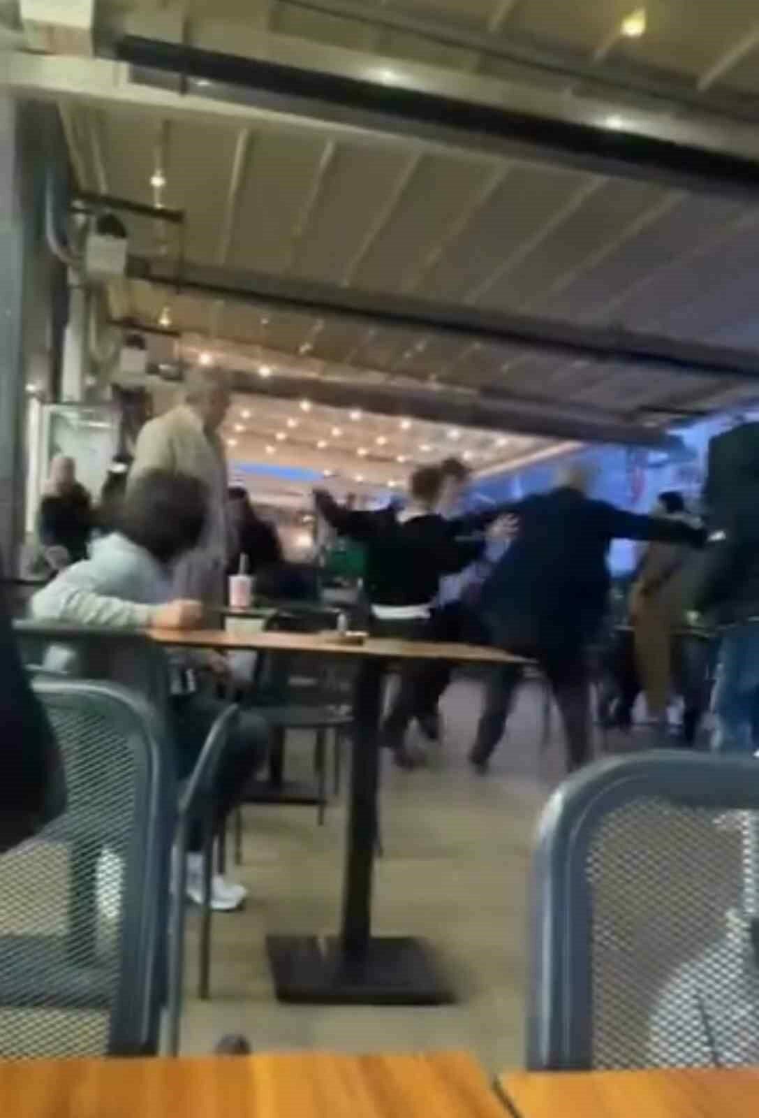 Bursa’da gençlerin meydan muhaberesi Bursa’da gençlerin meydan muhaberesi