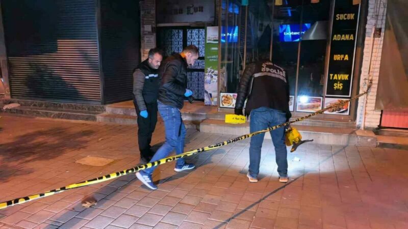 Bursa’da kaldırımda tartıştığı kişiye kurşun yağmuru Bursa’nın İnegöl ilçesinde gece saatlerinde meydana gelen silahlı saldırıda ağır