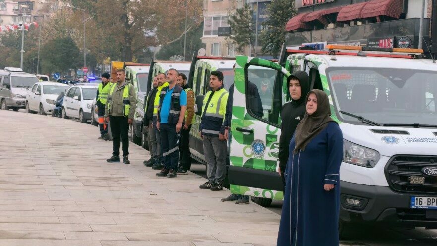 Bursa’da saat 9’u 5 geçe hayat durdu! İşte o anlar