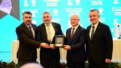 Bursa’da son 1 hafta 5 bin 284 kişi AK Parti kadrolarına katıldı