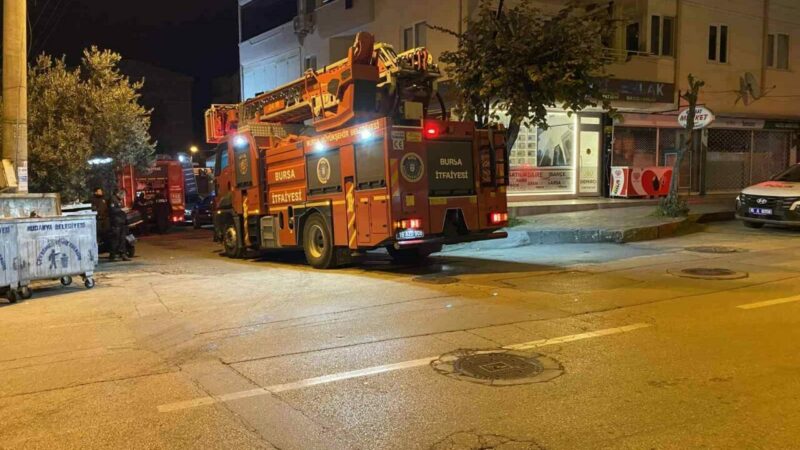 Bursa’nın Mudanya ilçesinde bir apartmanda yaşanan peş peşe yangınlar, mahalle