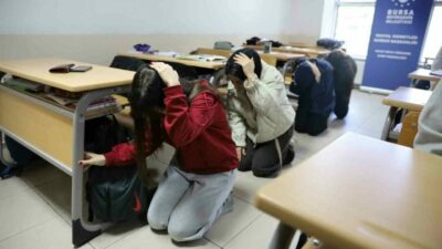Bursa’da YKS Hazırlık Merkezi’nde deprem ve tahliye tatbikatı