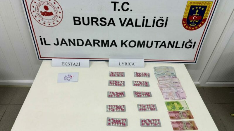 Bursa’da zehir taciri yakalandı Bursa'nın İnegöl ilçesinde, uyuşturucu madde ticareti yapan şüpheli gözaltına alındı.