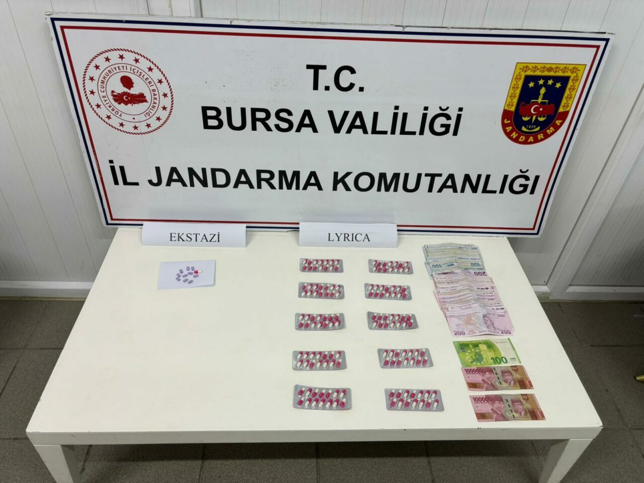 Bursa’da zehir taciri yakalandı Bursa’da zehir taciri yakalandı