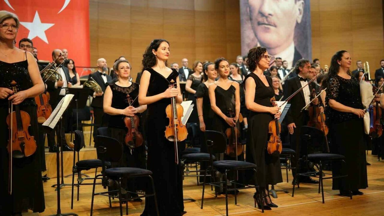 Bursa’dan Senfonik Tınılar, 100. bölüme ulaştı Bursa’dan Senfonik Tınılar, 100. bölüme ulaştı