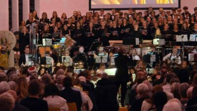 Bursalı öğrenciler, Almanya’da ayakta alkışlandı