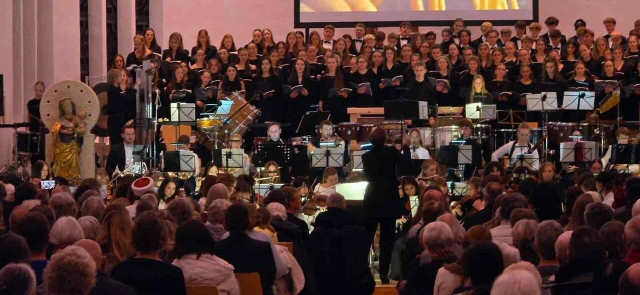 Bursalı öğrenciler, Almanya’da ayakta alkışlandı Bursalı öğrenciler, Almanya’da ayakta alkışlandı
