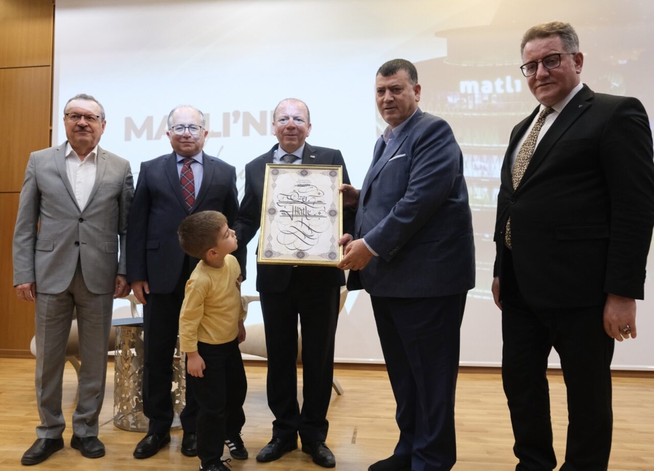 Özer Matlı Mudanya Üniversitesi’nde gençlerle buluştu: ‘Değerlerinize sahip çıkın’