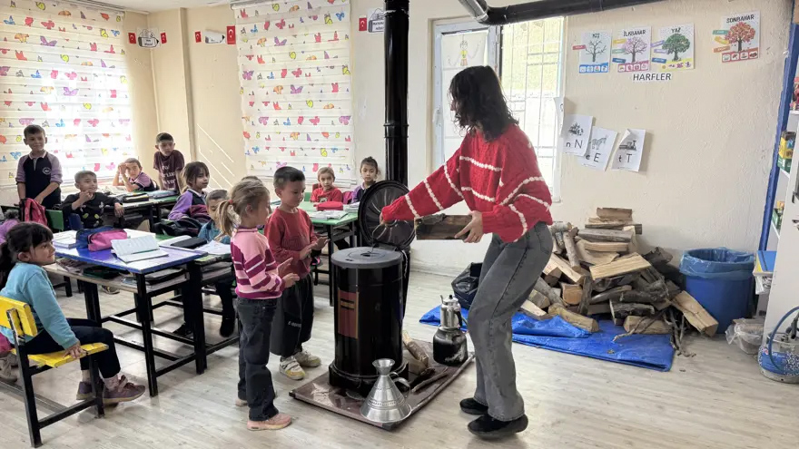 Geleceği fedakârlıkla inşa ediyorlar!