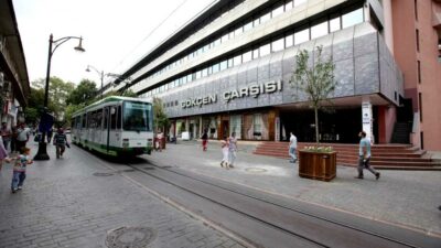 Bursa’nın merkezindeki tarihi cadde Altıparmak gibi olmak istemiyor