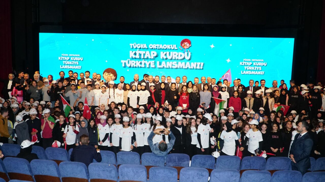 TÜGVA’dan Bursa’da ‘Kitap Kurdu’ yarışması tanıtımı! Bilal Erdoğan; ‘Kitap okuyan hayatta başarılı olur’