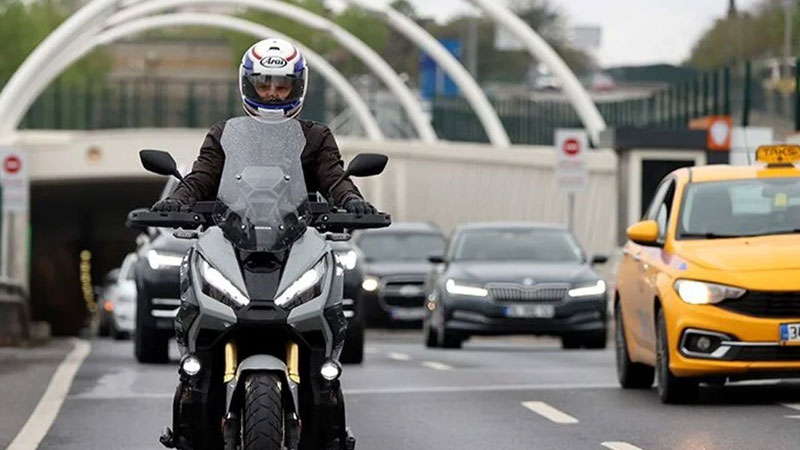 Trafikte yeni kural! Bugün devreye girdi… Trafikte yeni kural! Bugün devreye girdi…