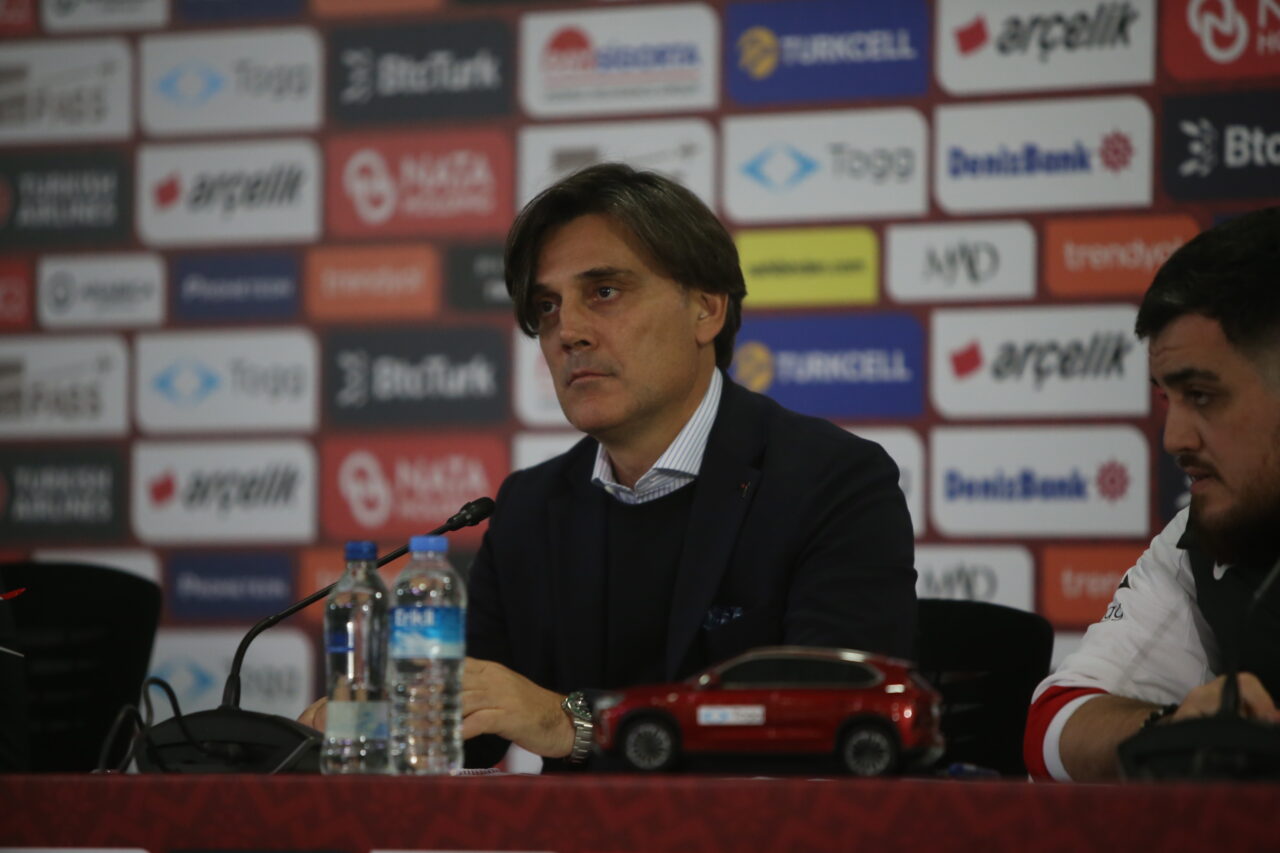 Montella’dan bahis açıklaması; ‘Birçok oyuncunun kimliği çalınarak yapıldı’