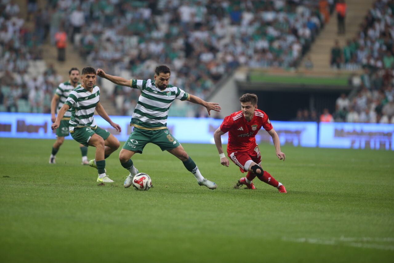 Bursasporlu oyuncu Avusturya’ya gitti