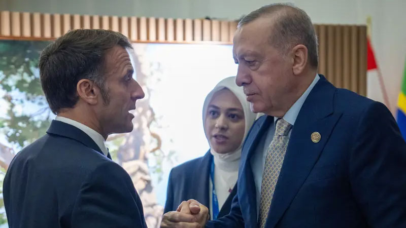 Cumhurbaşkanı Erdoğan Macron’la bir araya geldi Cumhurbaşkanı Erdoğan Macron’la bir araya geldi