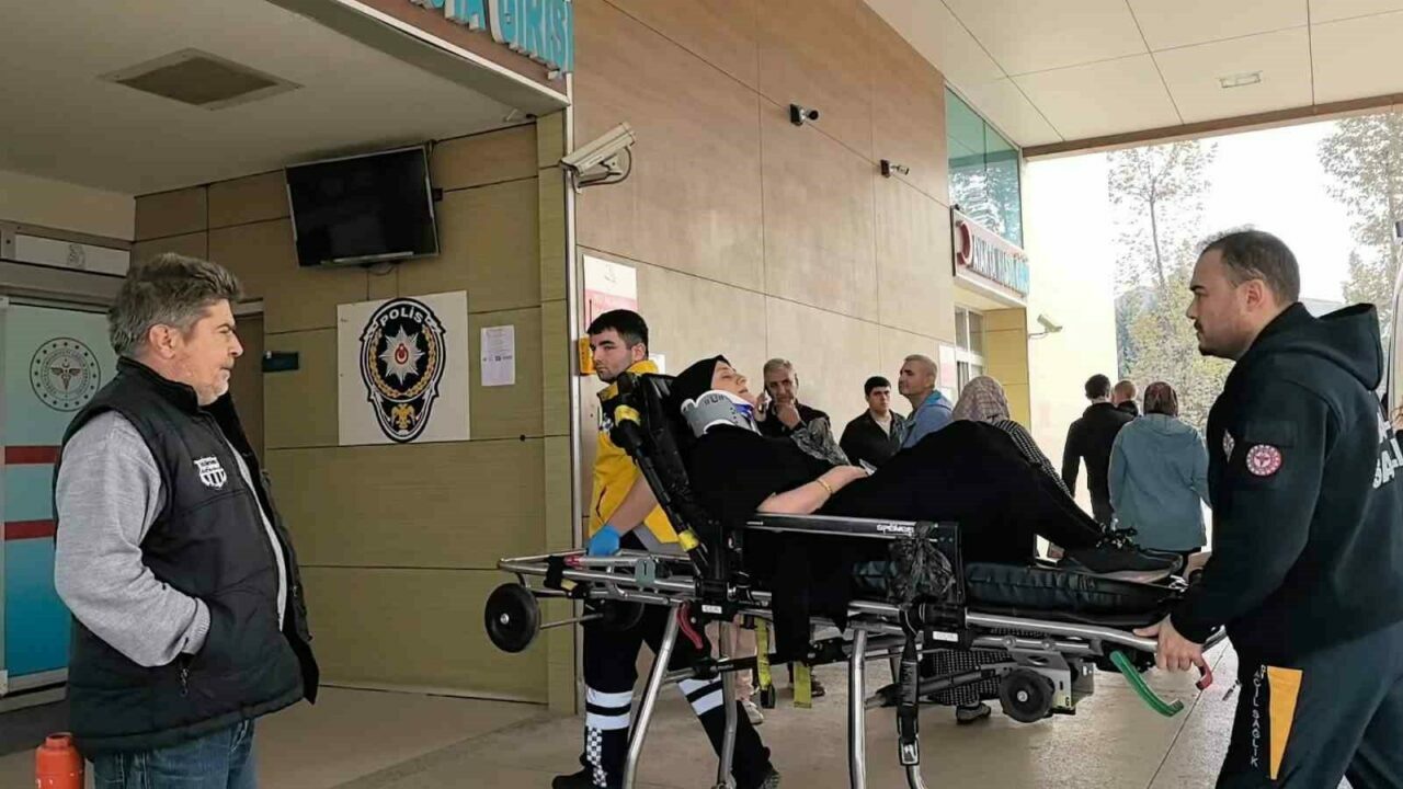 Bursa’da otomobil şarampole uçtu Bursa’da otomobil şarampole uçtu